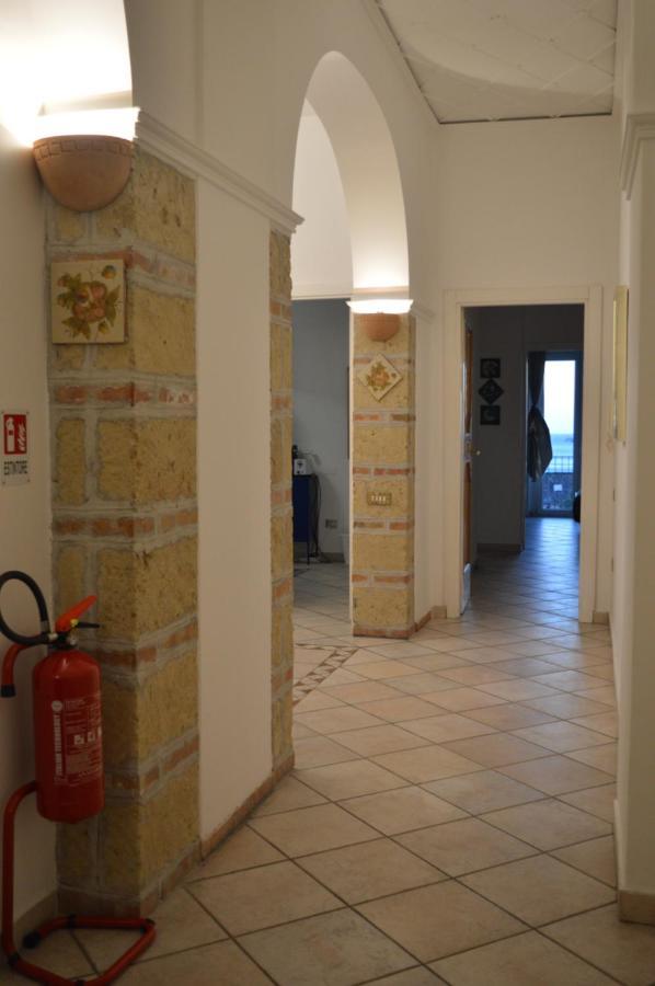 Ferienwohnung Antica Dimora In Centro Salerno Exterior foto